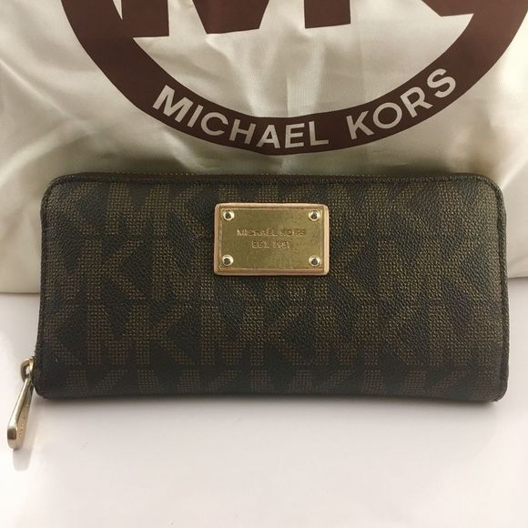 Michael Kors Brown Monogram Jet Set Zip Wallet - Picture 1 of 8